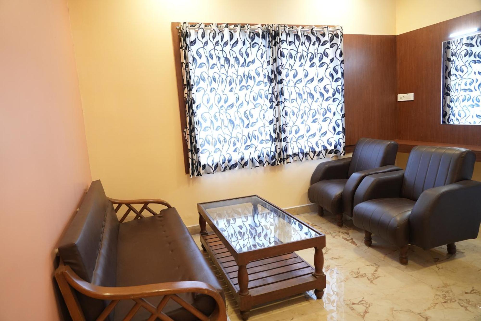 Hotel Sri Krishnan Residency Pollāchi Exterior foto